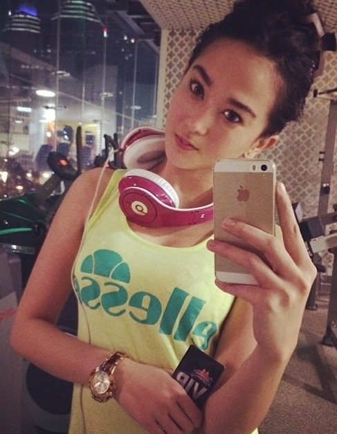 Natasha Ratulangi | Selebriti 1