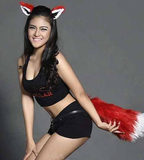 Putri | Featured Models5